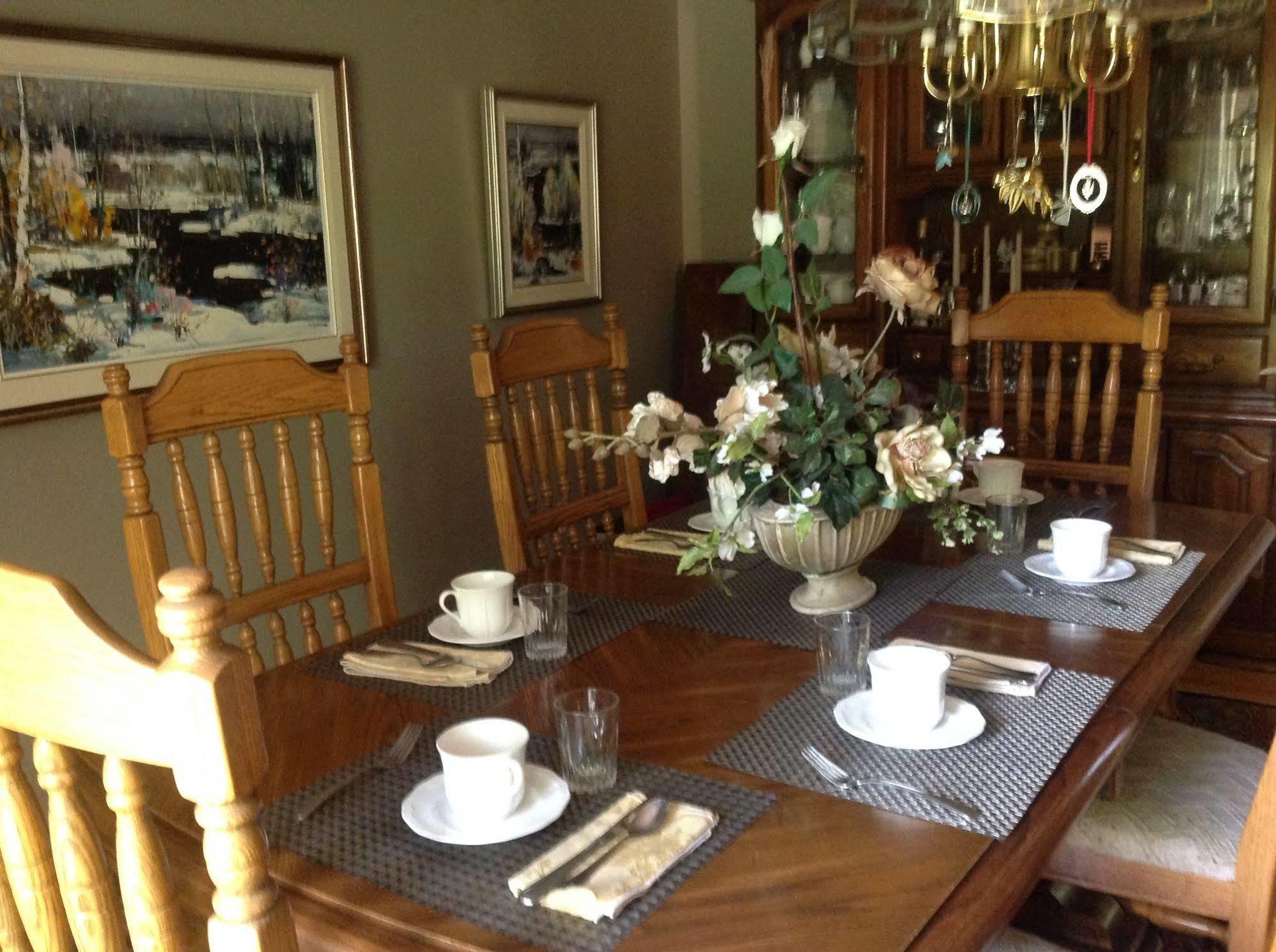 Mcdougall Lane Bed & Breakfast Drumheller Eksteriør bilde
