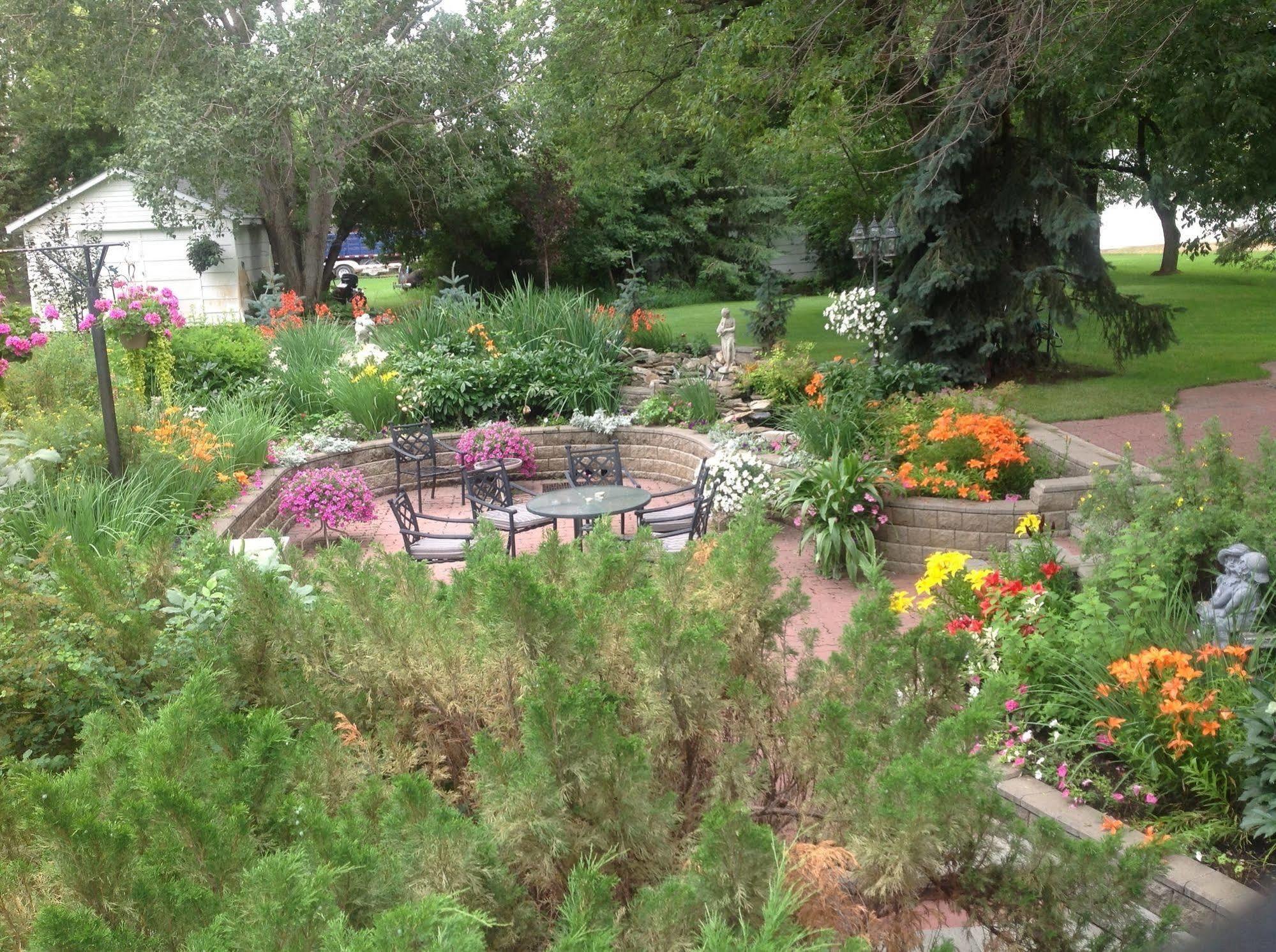 Mcdougall Lane Bed & Breakfast Drumheller Eksteriør bilde